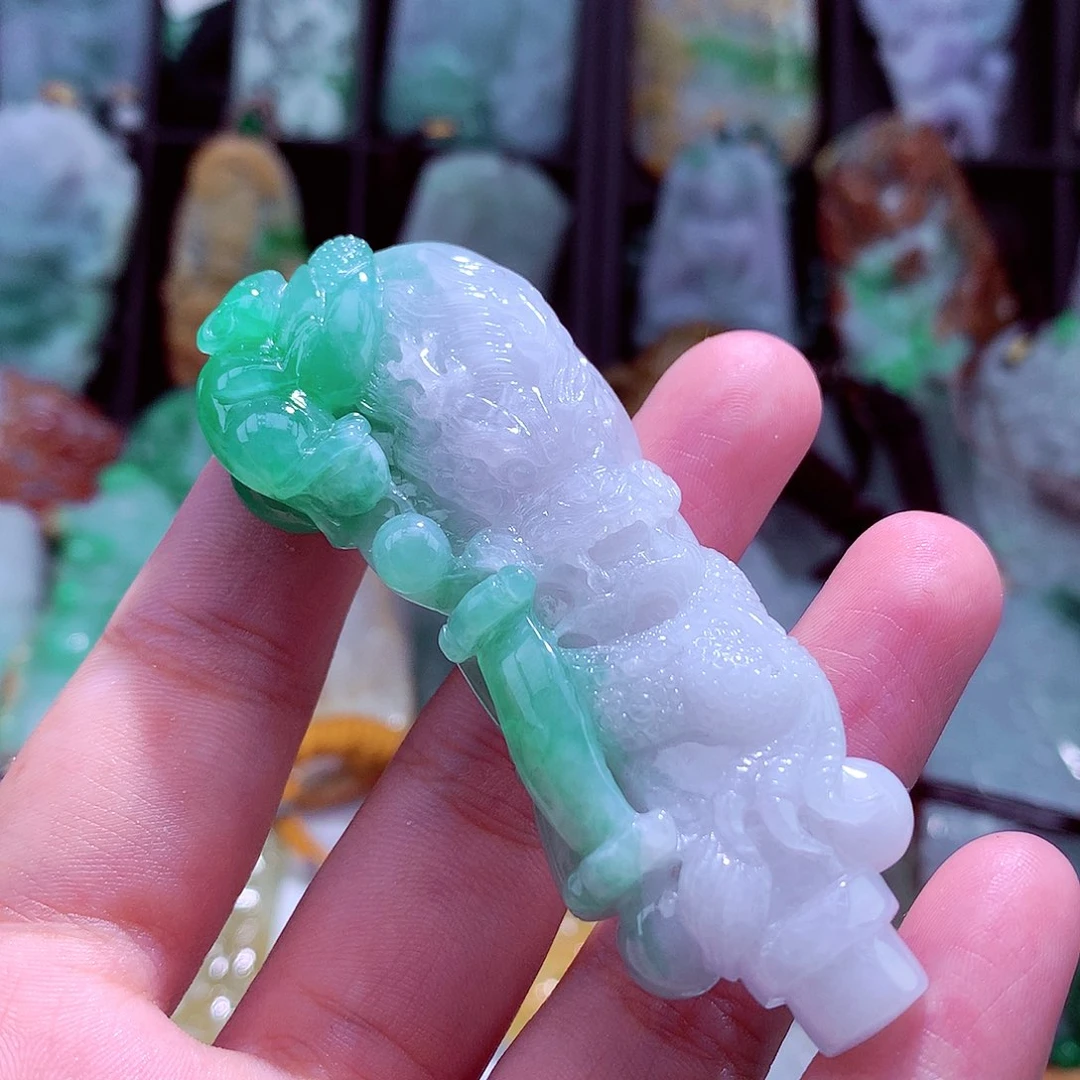 颈饰未镶嵌翡翠天然