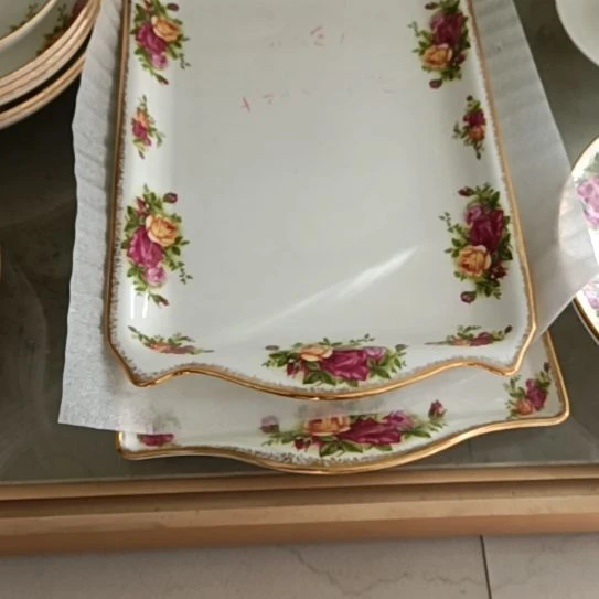 H***红拍金玫瑰骨质瓷餐具茶具