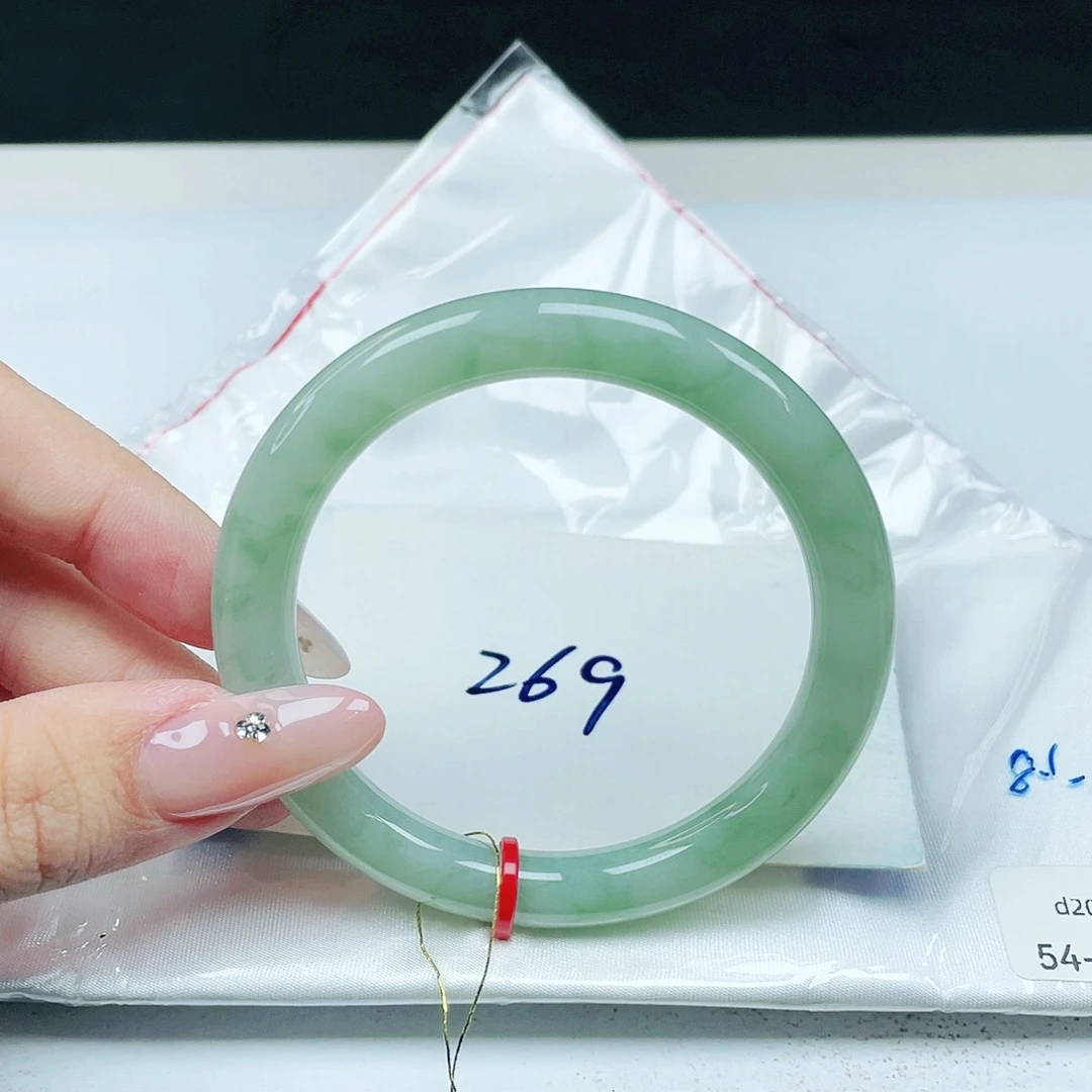 翡翠未镶嵌手镯 圆条54