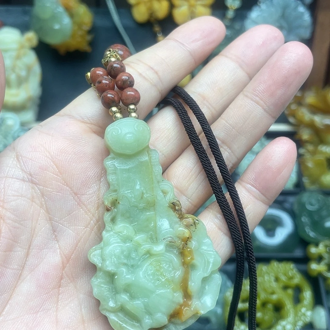 蛇纹石玉未镶嵌颈饰