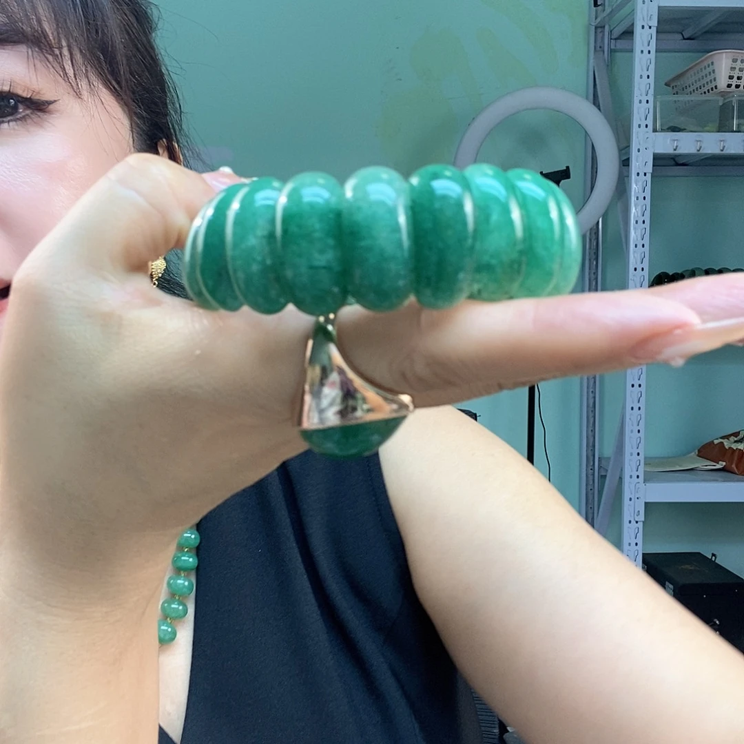 未镶嵌手镯石英质玉