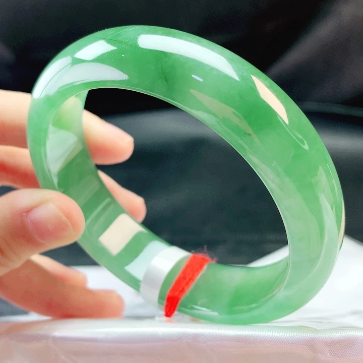 翡翠未镶嵌手镯58轮胎