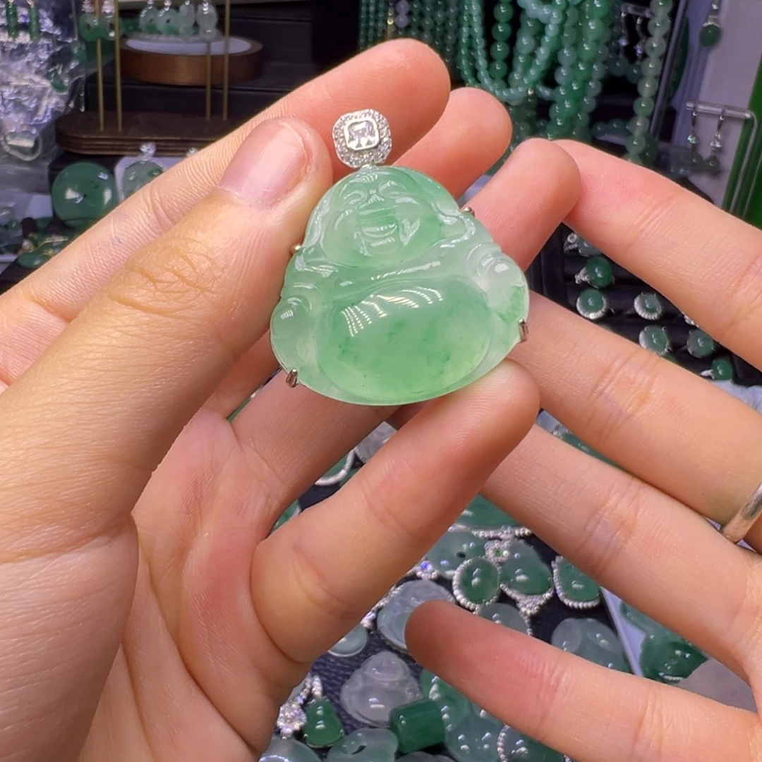 石英质玉（非洲翠）未镶嵌颈饰