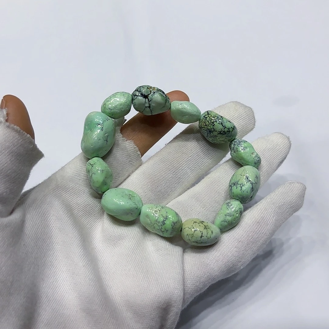 绿松石未镶嵌颈饰