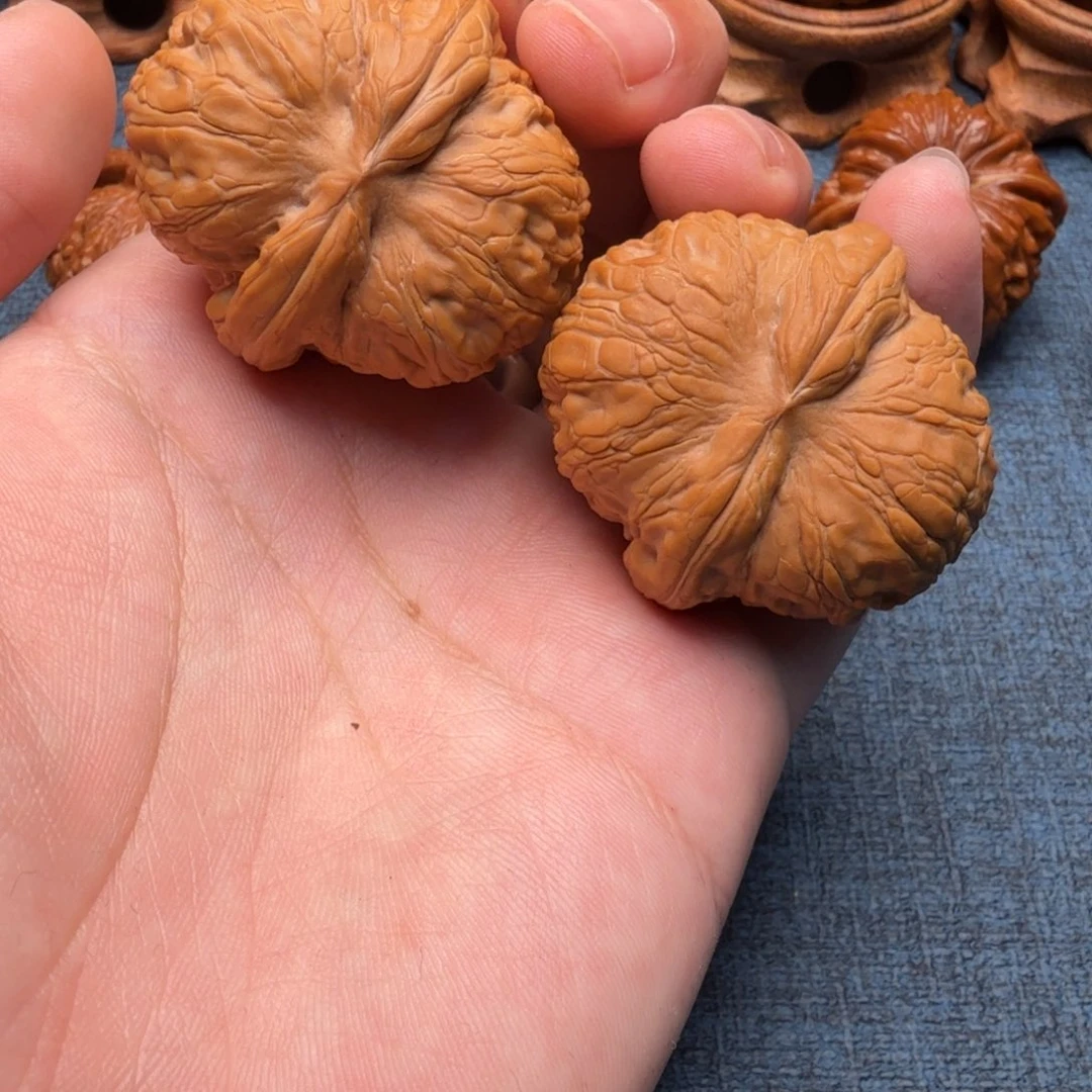 猴头核桃把件无*元宝43尺寸981