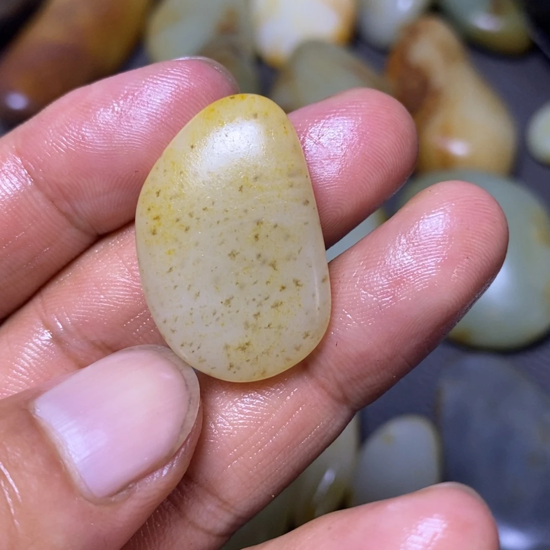未镶嵌和田玉（糖玉）挂件