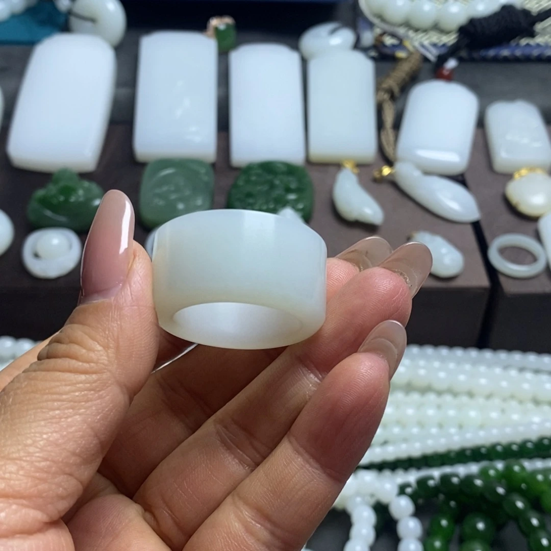 和田玉手链未镶嵌九**龙