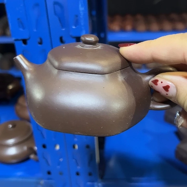 紫砂茶壶瑕疵………………