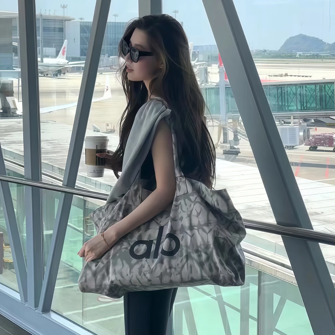 小众品牌ALO健身瑜伽大容量单肩包户外运动旅游男女同款购物包包