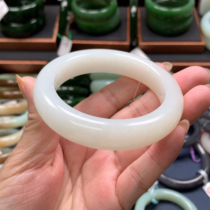【闪购商品】未镶嵌手镯和田玉16