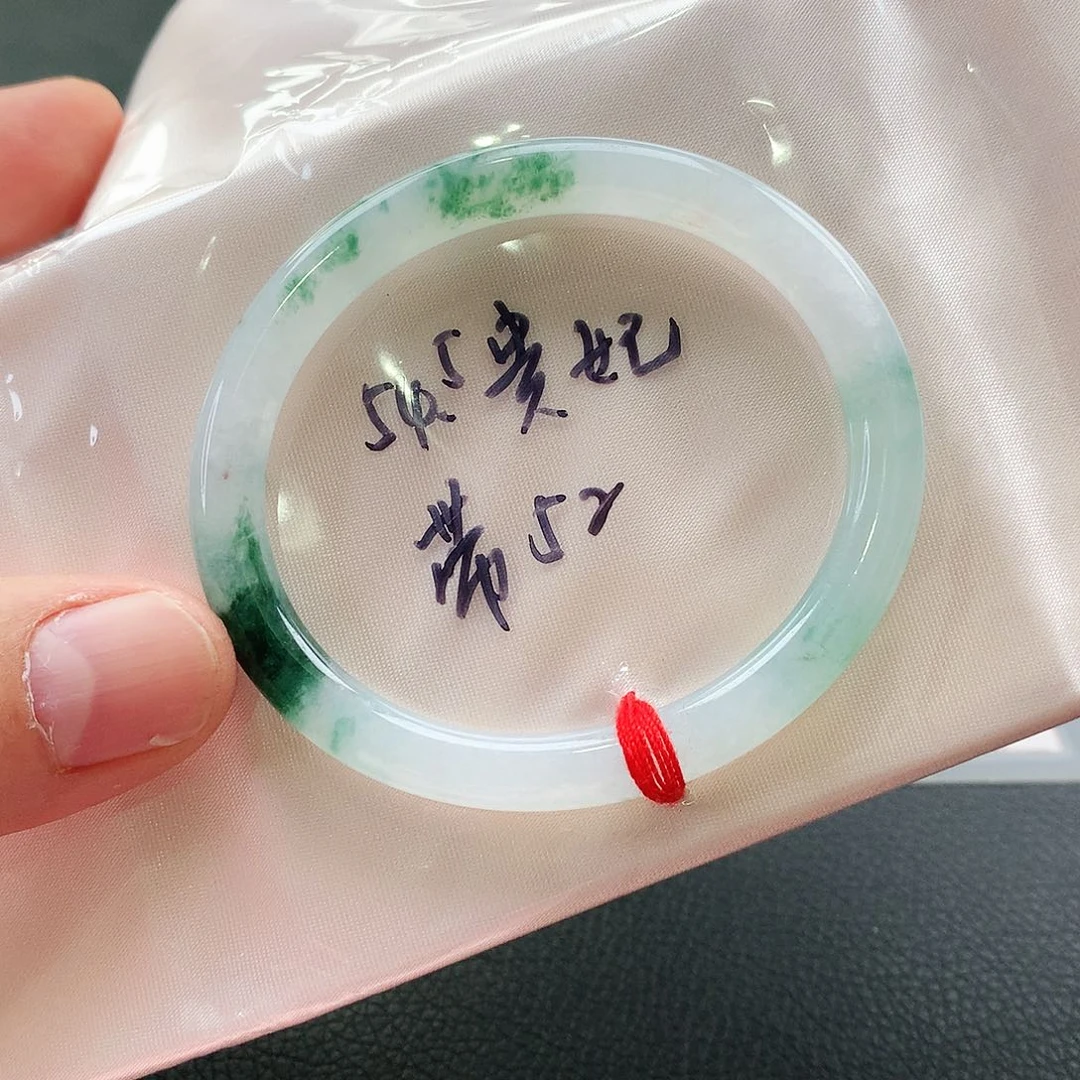 未镶嵌手镯翡翠天然翡翠手镯