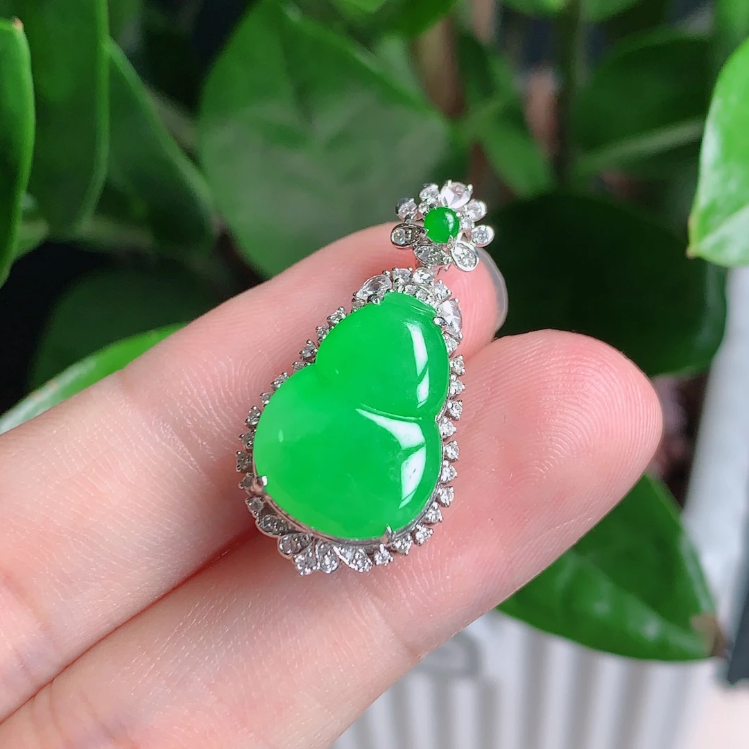 天然翡翠A货，18k金冰润满绿葫芦挂件30*15*9.5mm裸石17*12mm0530