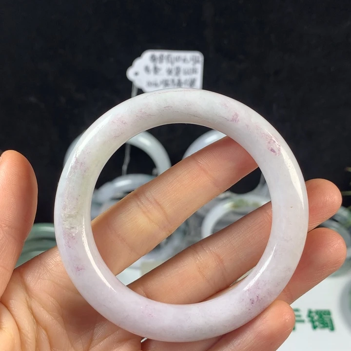 翡翠未镶嵌手镯67号。 52.3圈