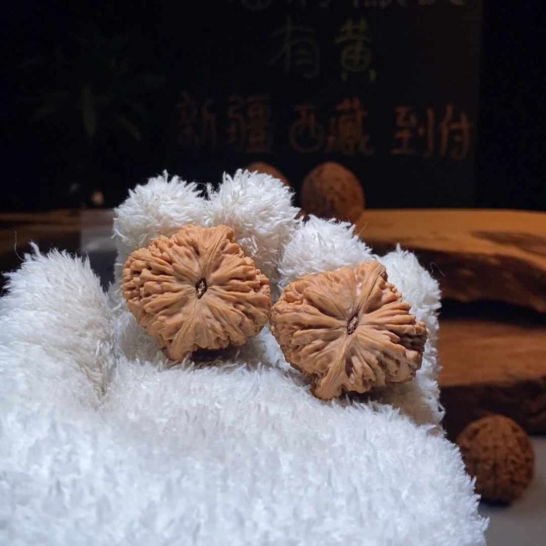 卡***姆文玩核桃吊坠哈哈