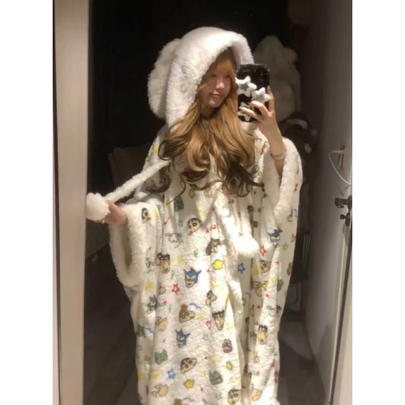 蜡笔小新卡通连帽珊瑚绒睡袍睡衣女秋冬新款保暖加厚可外穿家居服