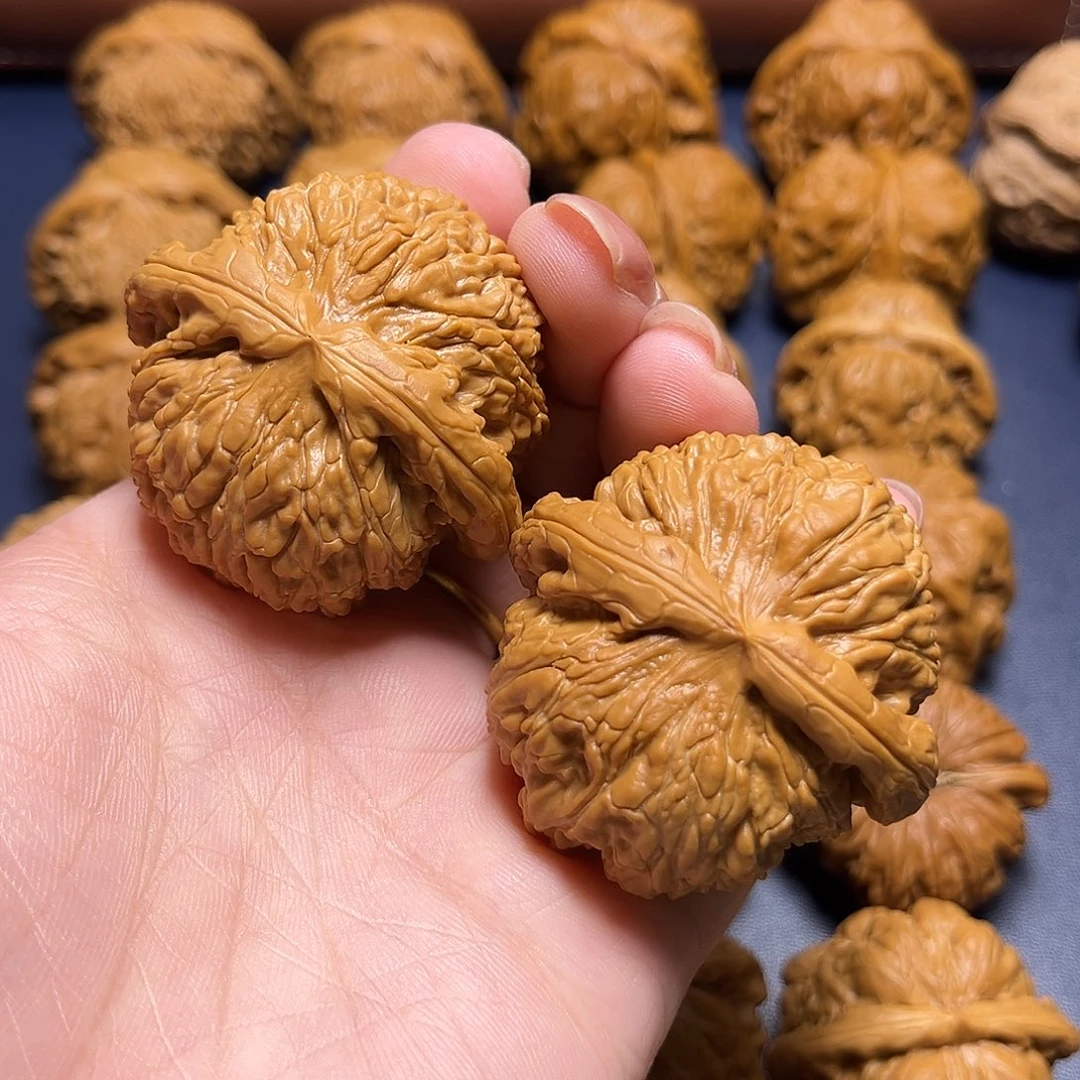 文玩核桃把件白狮子45