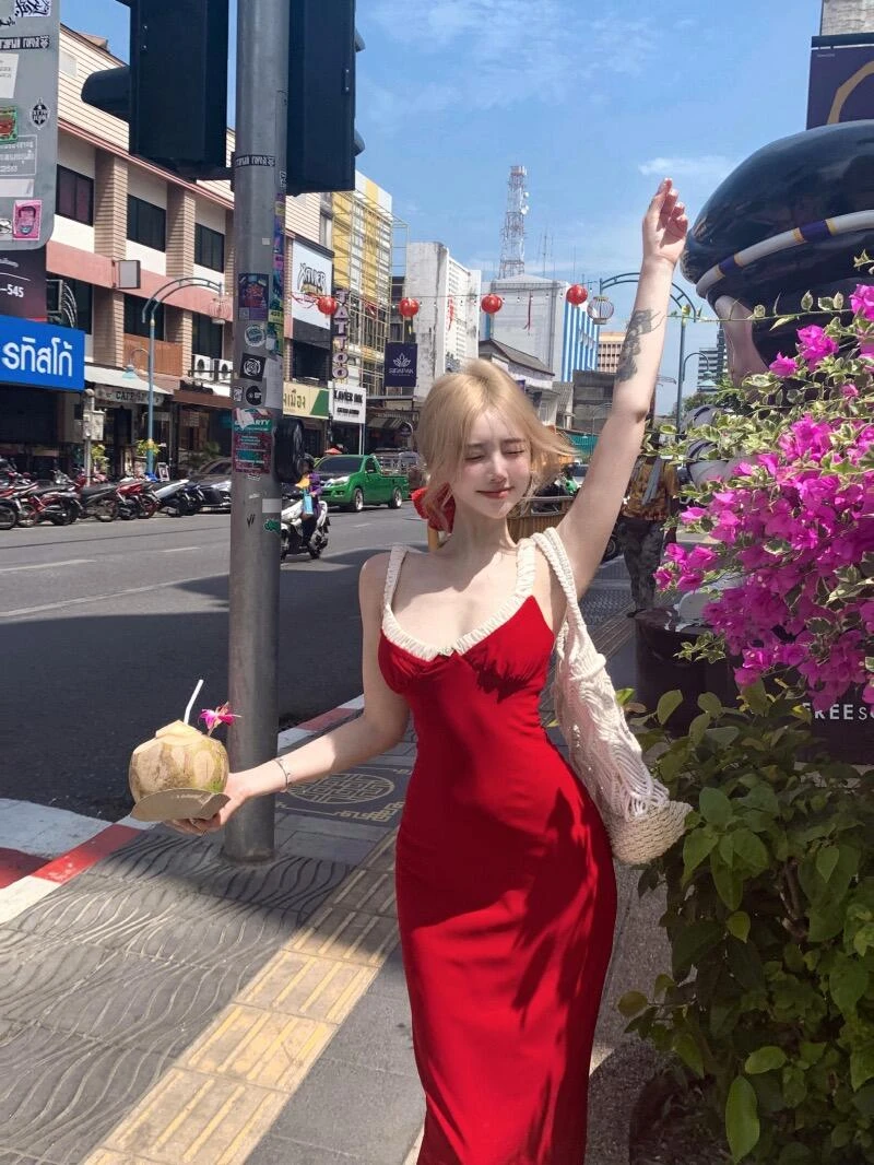 法式优雅气质复古撞色红色吊带连衣裙纯欲风辣妹性感收腰显瘦长裙