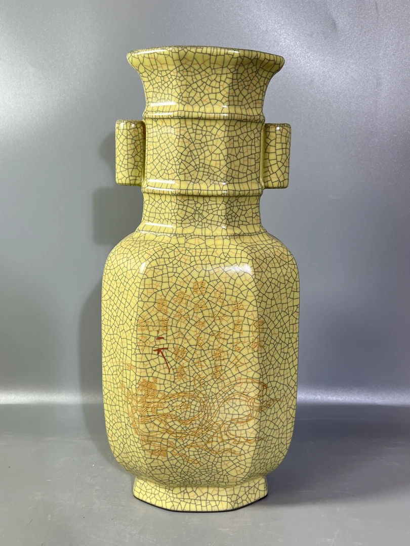 哥窑金丝铁线贯耳瓶，喜欢可私聊或拍下！