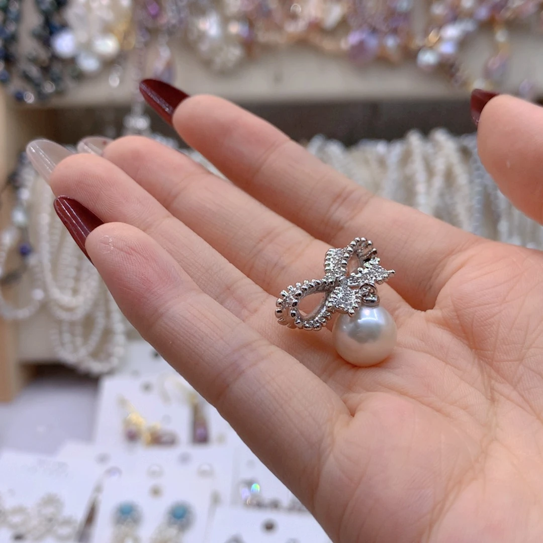 淡水珍珠耳饰银S925镶嵌贝**宝