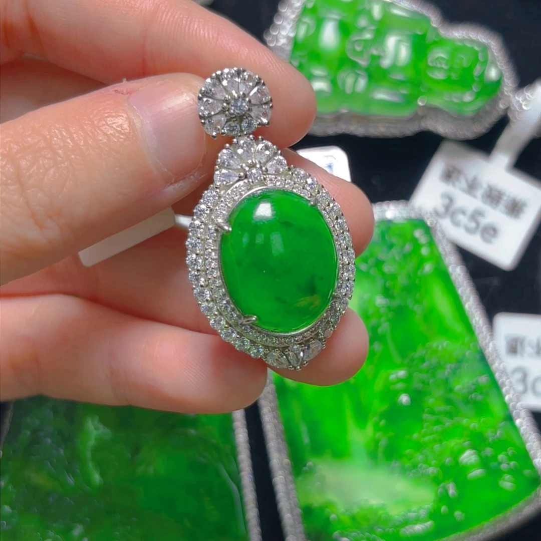 翡翠颈饰银S925镶嵌蛋面