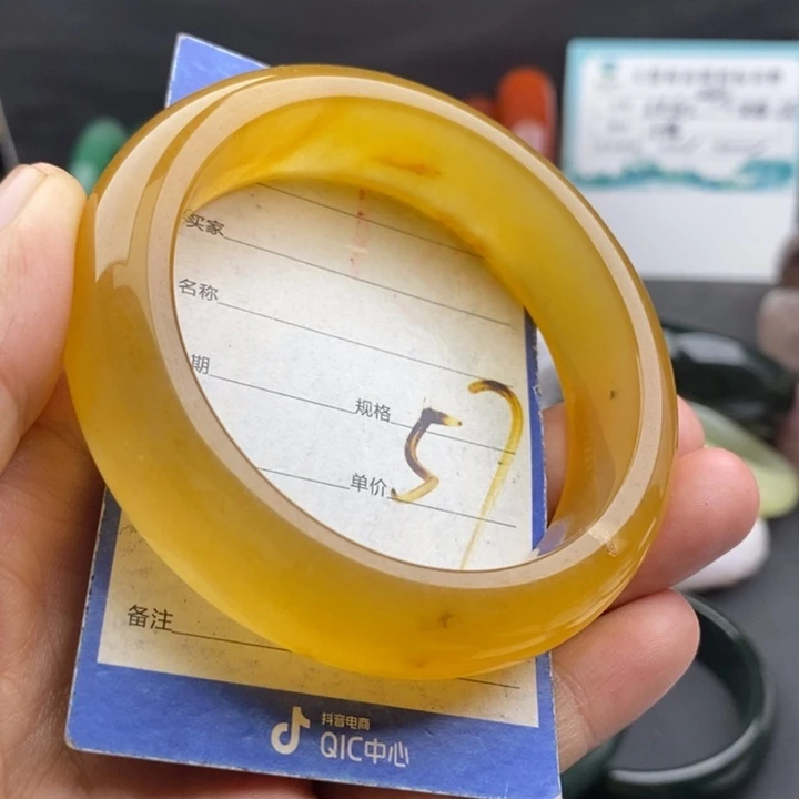 未镶嵌手镯石英质玉