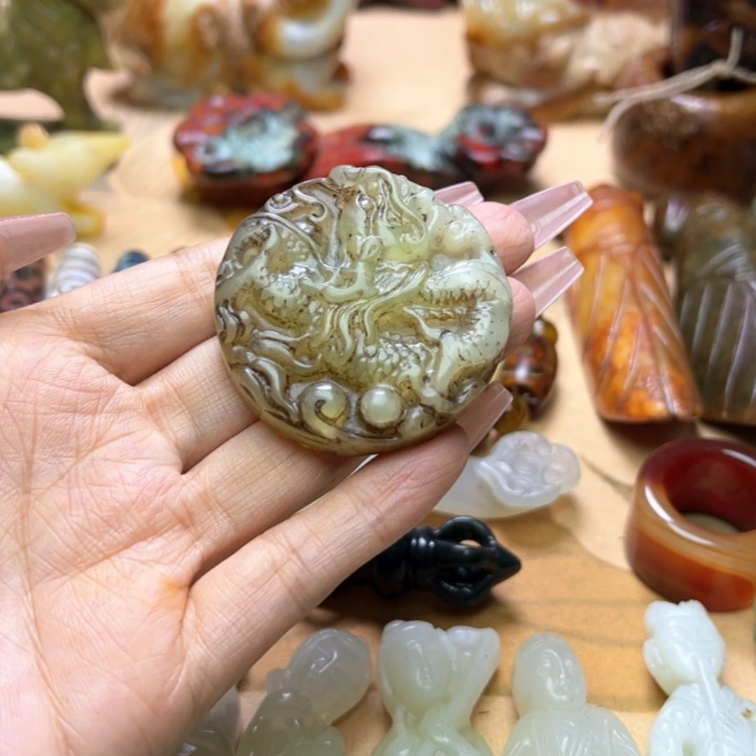 【闪购商品】蛇纹石玉颈饰未镶嵌