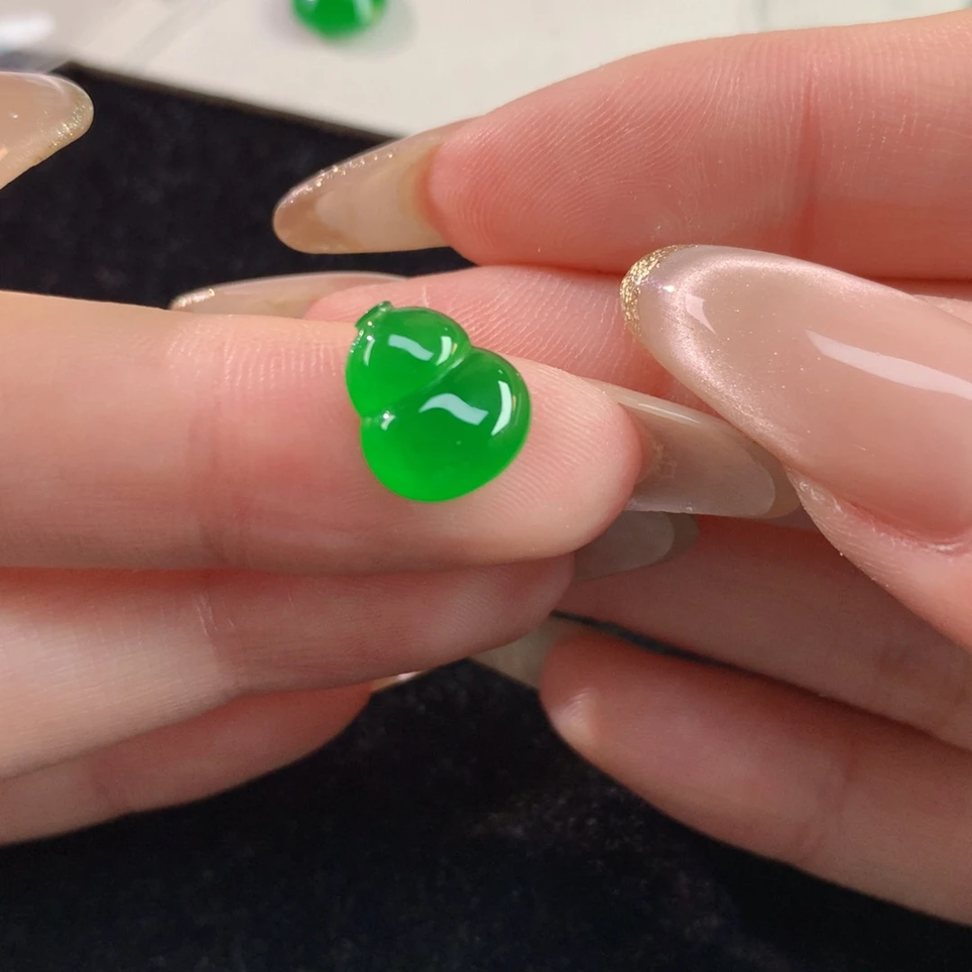 东***北翡翠裸石11.34-9.88-4.18