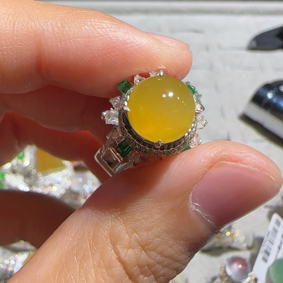 翡翠未镶嵌戒指翡翠