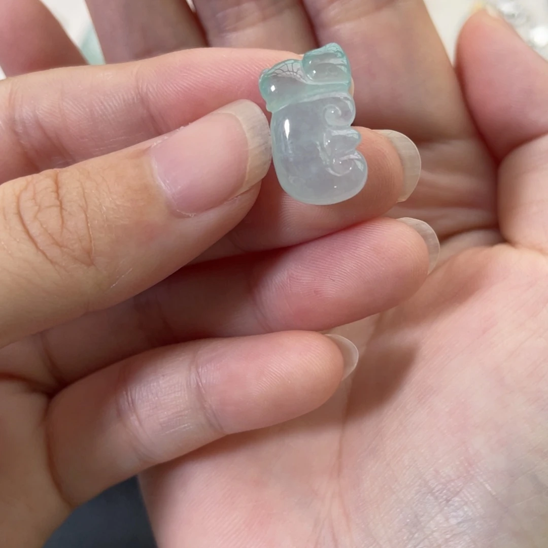 翡翠未镶嵌颈饰如意喵喵