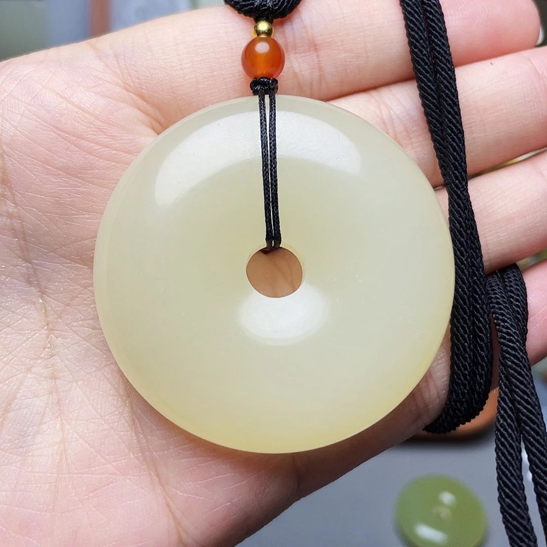 小***李新疆昆仑山脉料平安扣