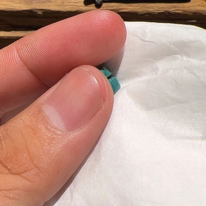 玻璃颈饰在这里的时候