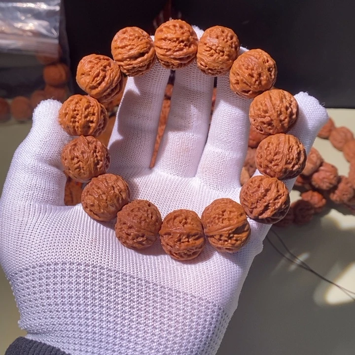 手串文玩核桃……25