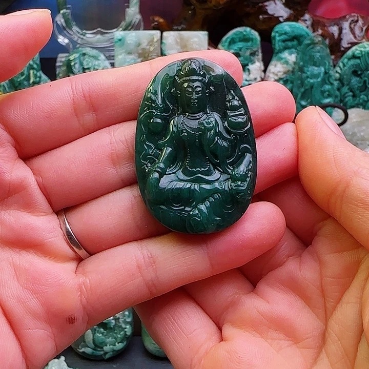 未镶嵌独山玉颈饰