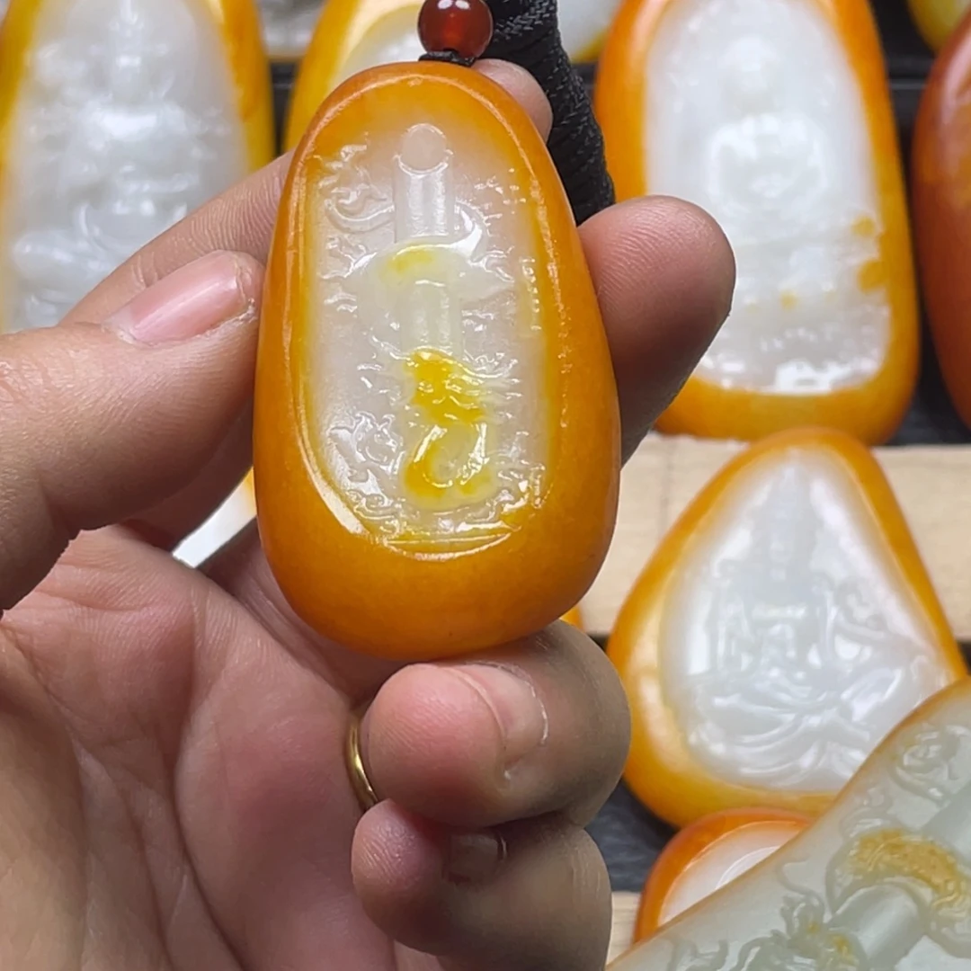 七****和田玉未镶嵌颈饰