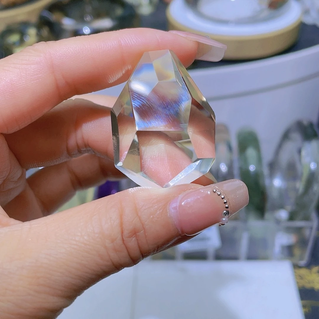 水晶颈饰未镶嵌黄水晶全净体几何形设计吊坠