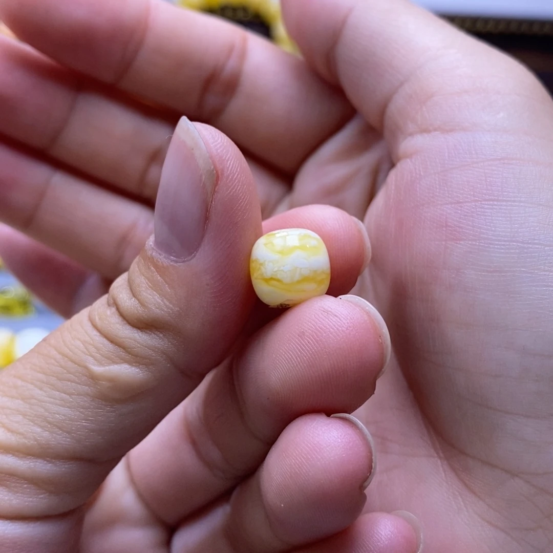 琥珀未镶嵌珠宝奇石10.0