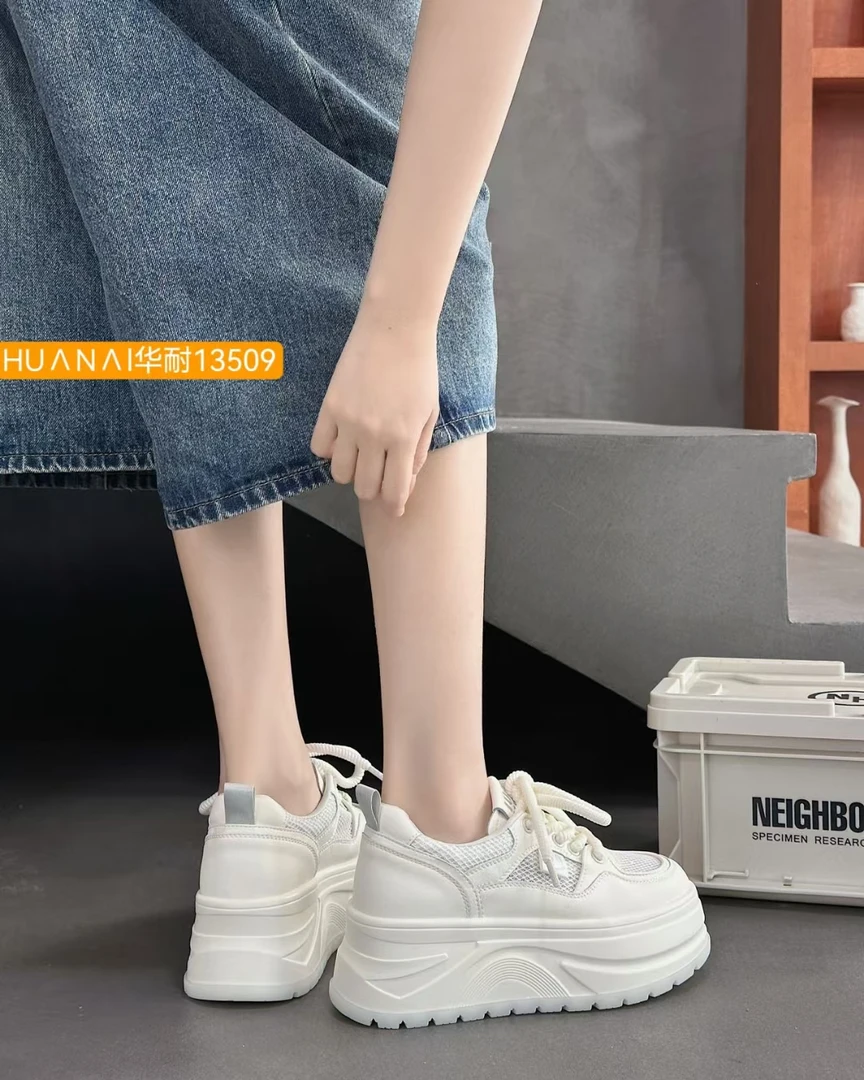 板鞋女2025新款网面休闲小白鞋百搭厚底增高小个子女鞋