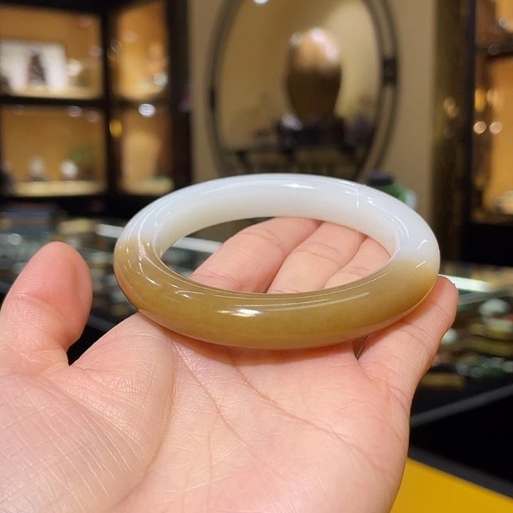 未镶嵌手镯和田玉55.6#58.33g