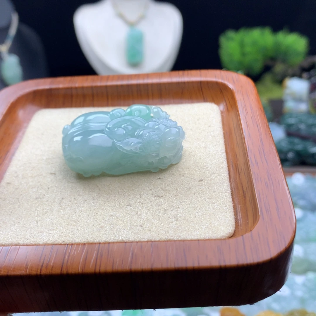 翡翠未镶嵌颈饰28