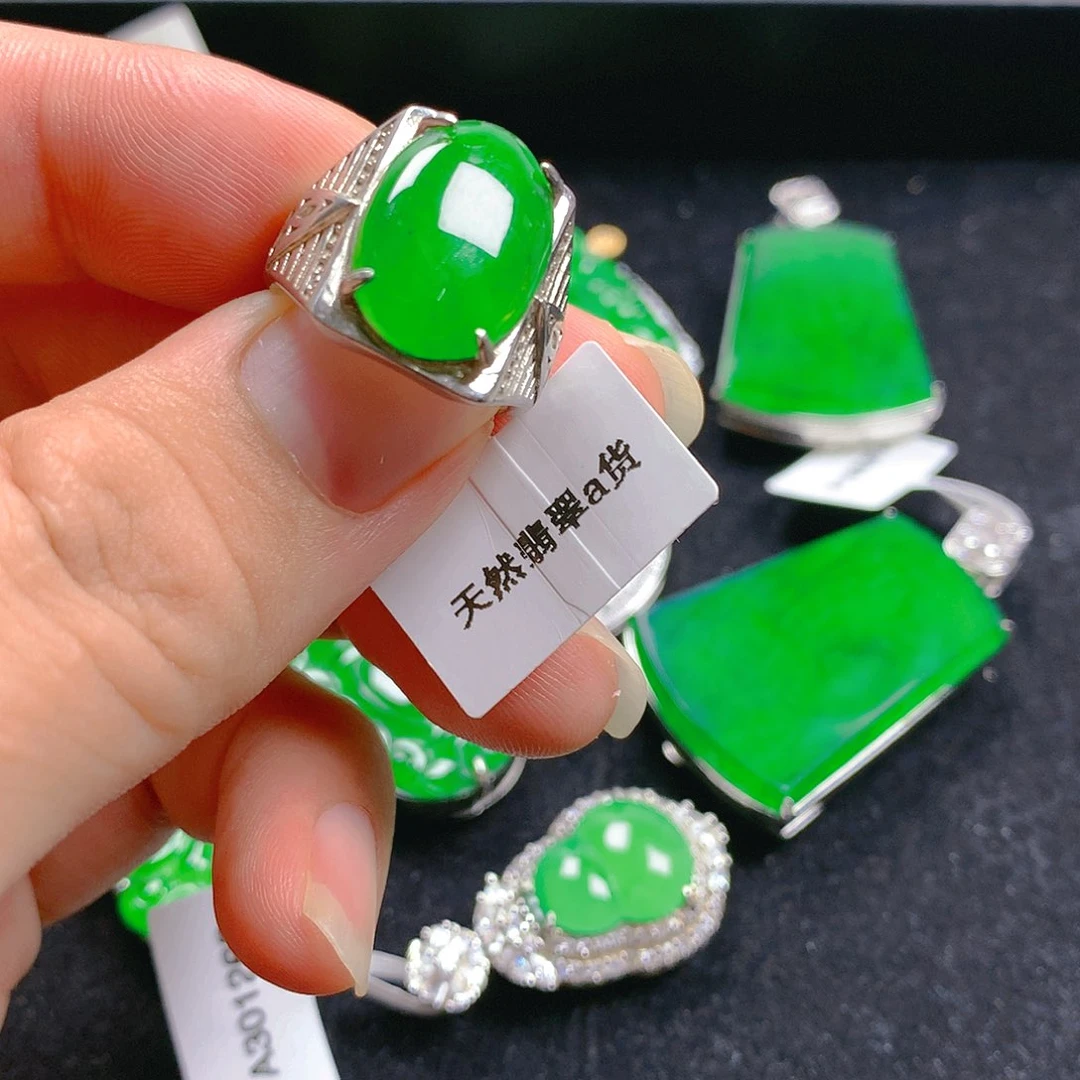 翡翠银S925镶嵌颈饰翡翠