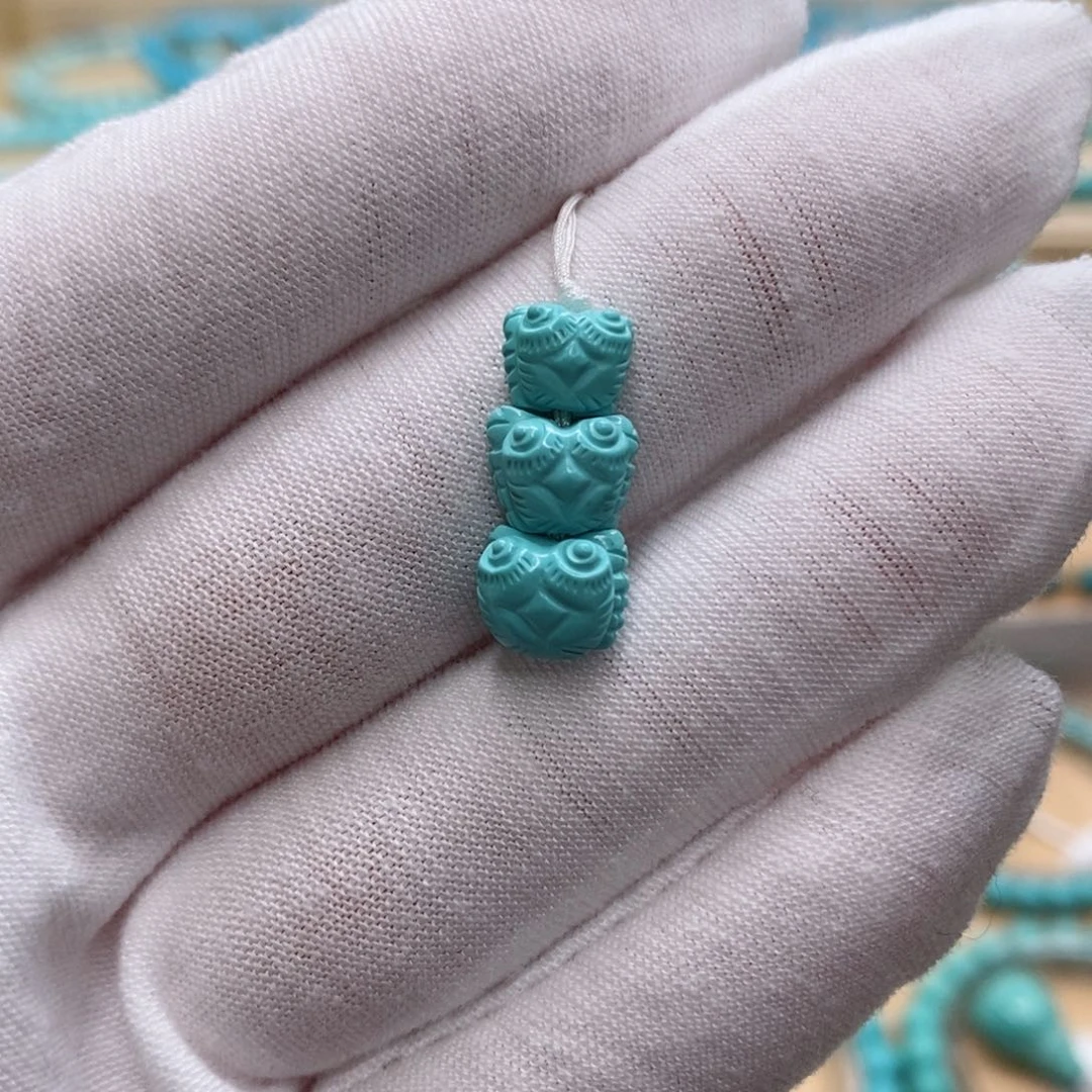 绿松石未镶嵌珠宝奇石