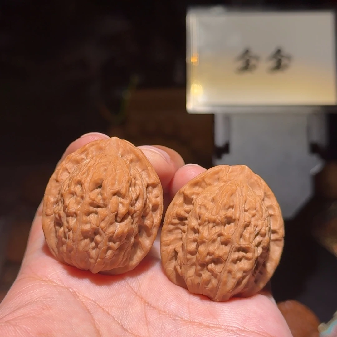 把件核桃061原树玉观音,尺寸35