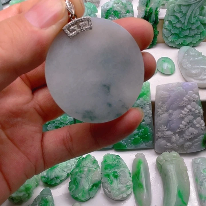 翡翠未镶嵌颈饰翡翠