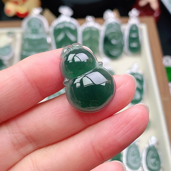 颈饰未镶嵌翡翠吊坠