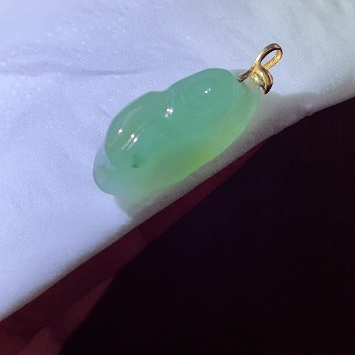 翡翠18K金镶嵌颈饰翡翠
