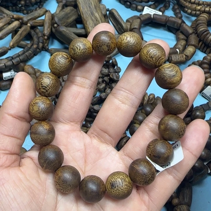 沉香手串陆河多样性发货一条卡13-13克