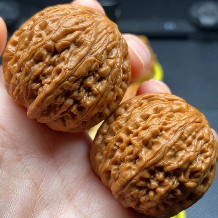 文玩核桃吊坠玉尊38