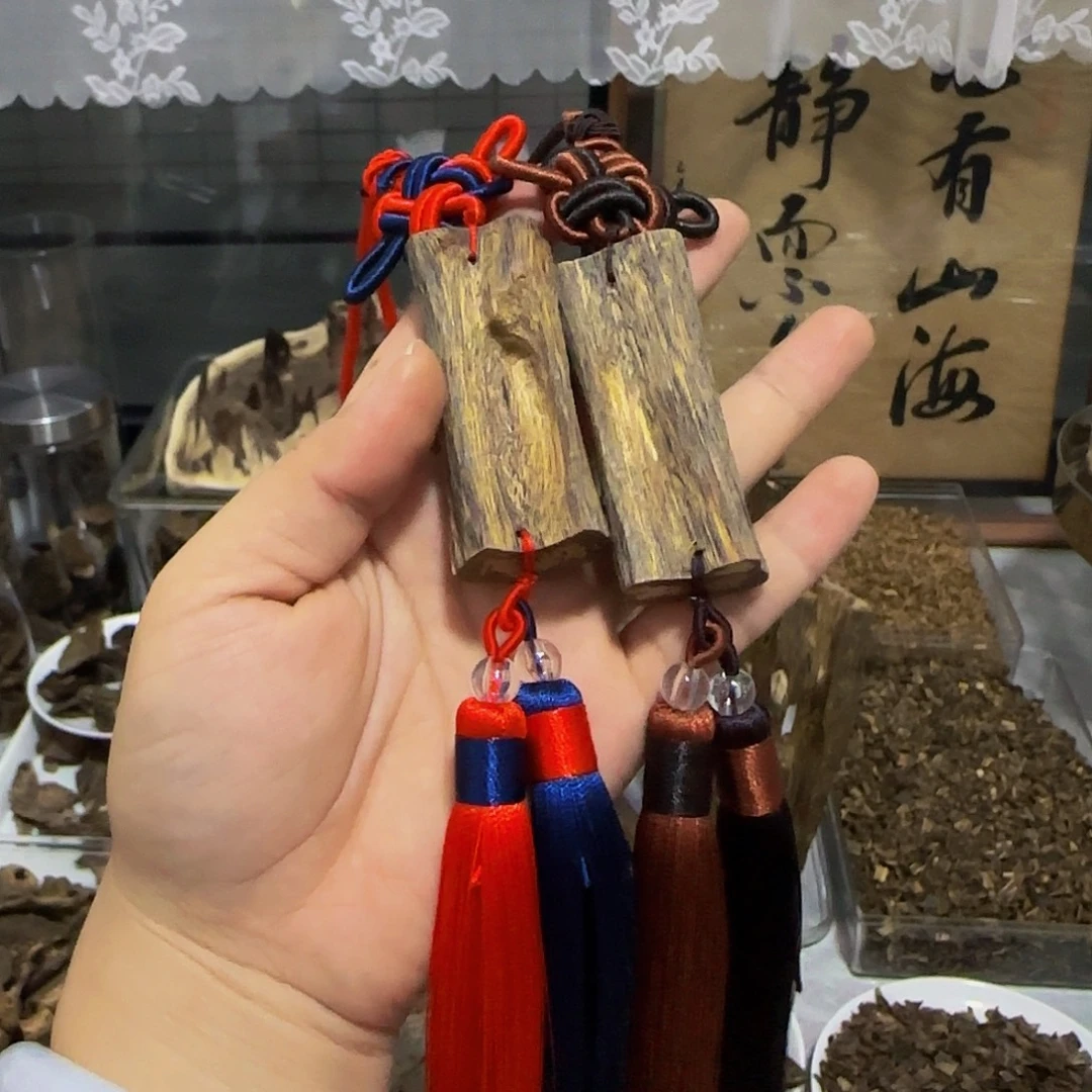沉香沉香碎屑包挂车挂一枚