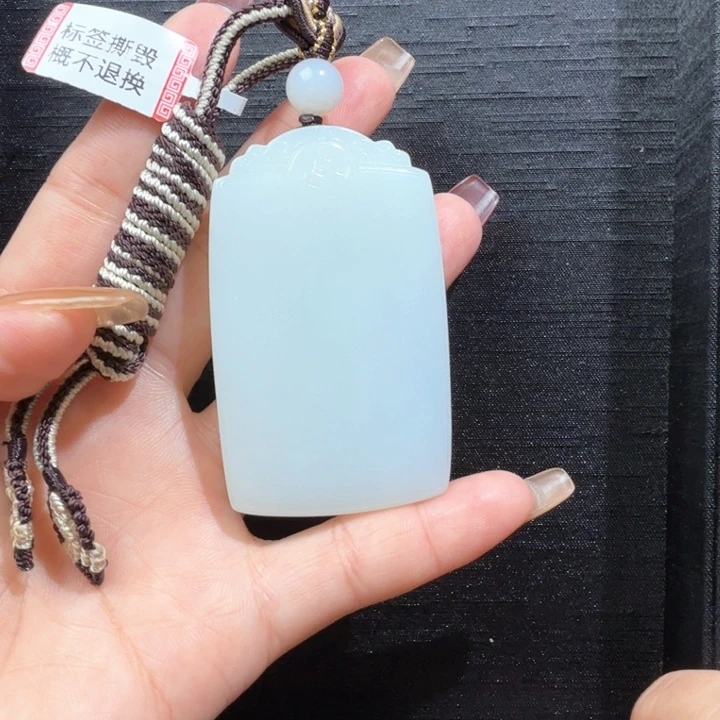 颈饰未镶嵌和田玉鸿**照