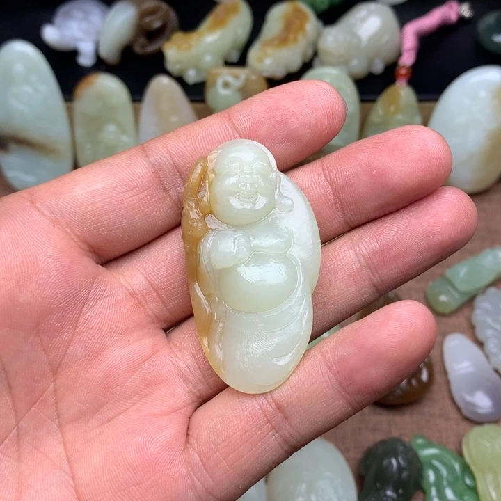 麦***菜和田玉（糖玉）未镶嵌颈饰